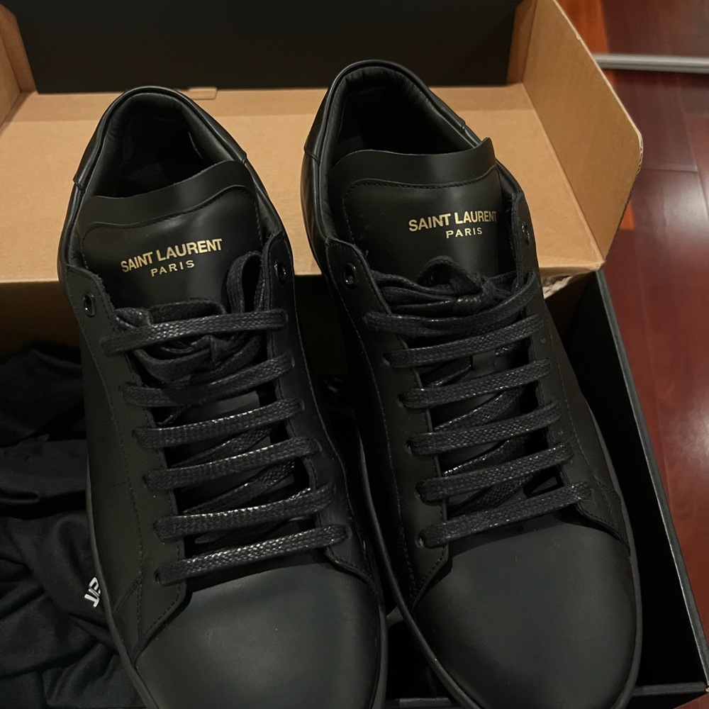 Men’s black Saint Laurent leather sneaker